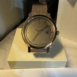 Nixon Rollo watch. Rose gold and Taupe. NWT